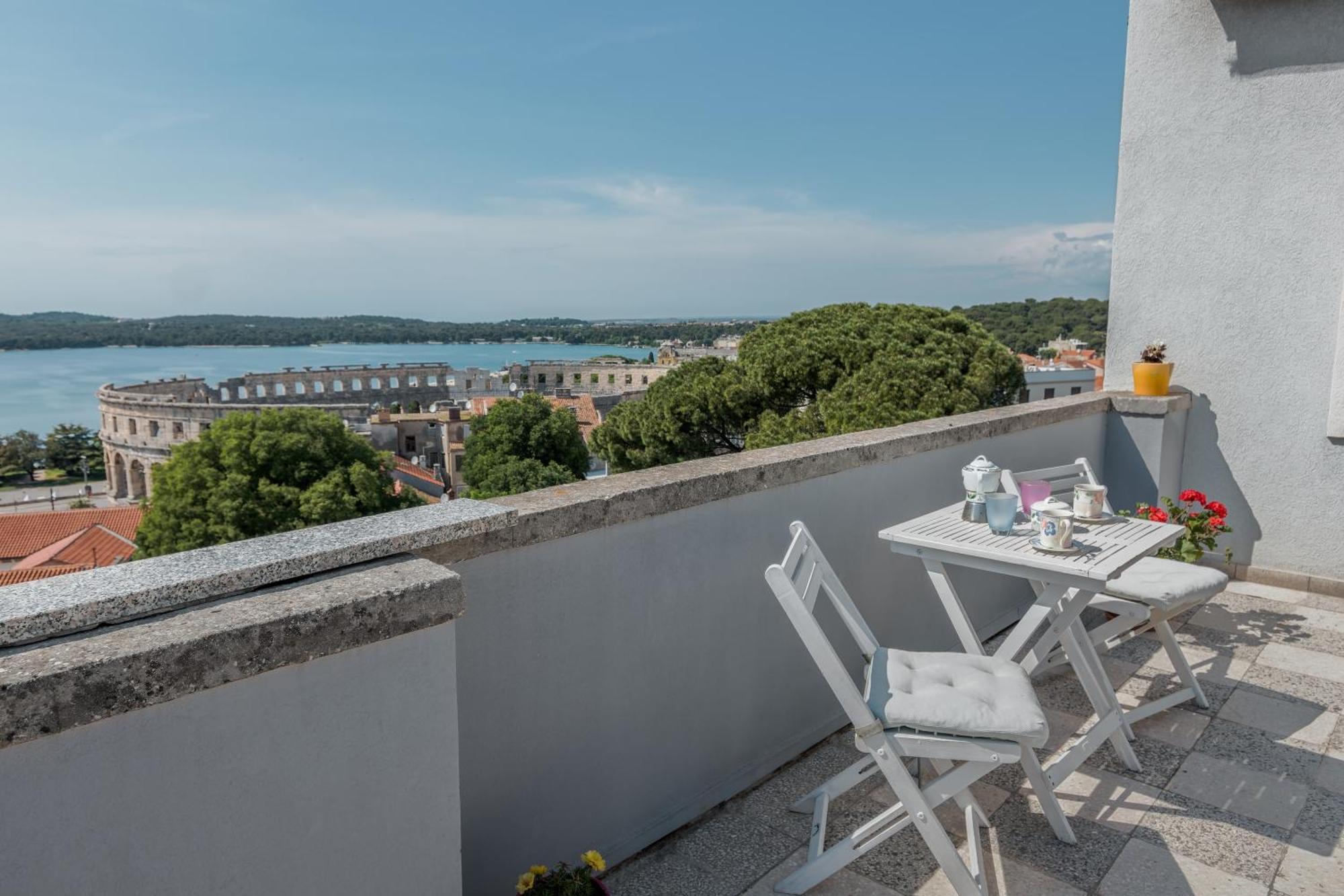 Apartment Seagull Pula Bagian luar foto